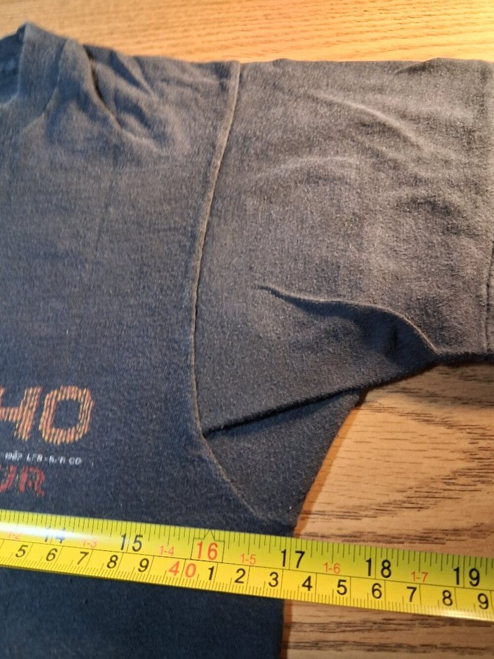 The WHO T-shirt Womens Medium Black 1982 Concert American Tour - Shrunk Worn - Picture 8 of 9